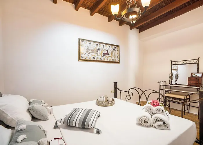 Fedra'S Traditional House